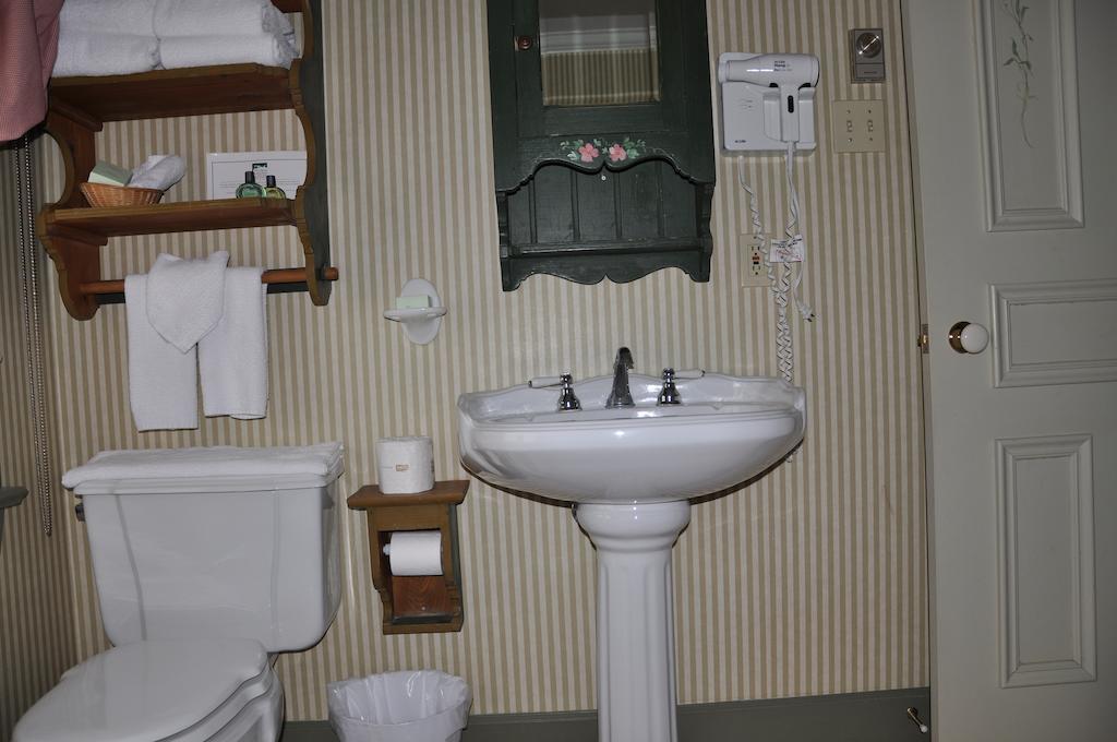 Auberge Lakeview Inn Lac-Brome Room photo
